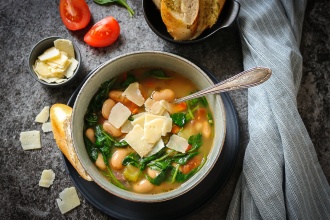 Baltųjų pupelių sriuba