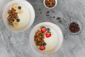 Granola su riešutų sviestu