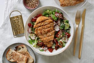 salotos su vištiena