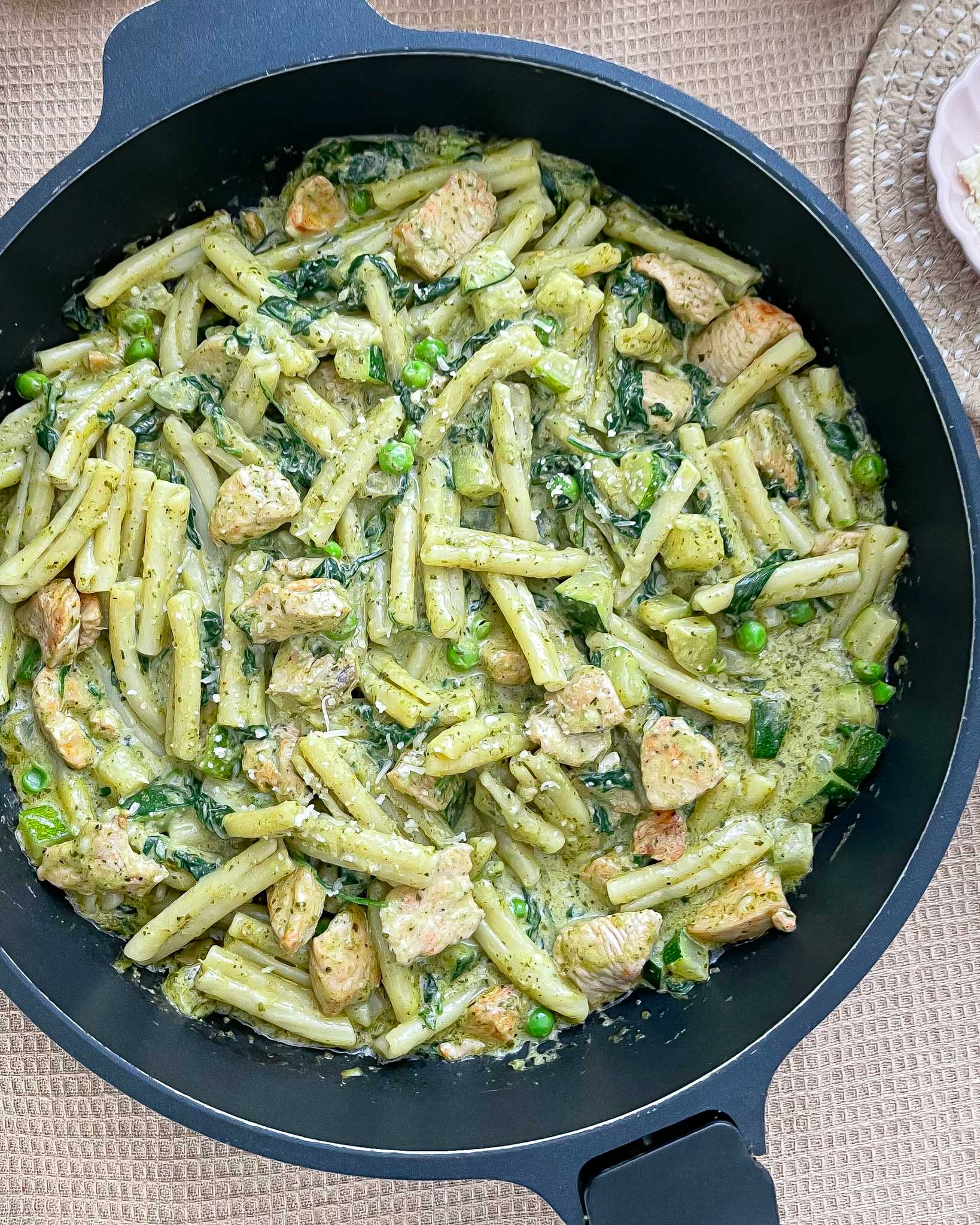 Makaronai su pesto