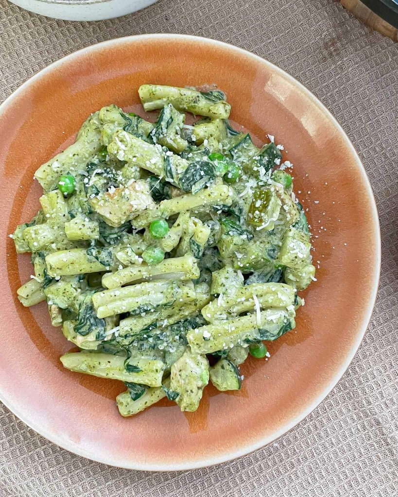 Makaronai su pesto ir vištiena