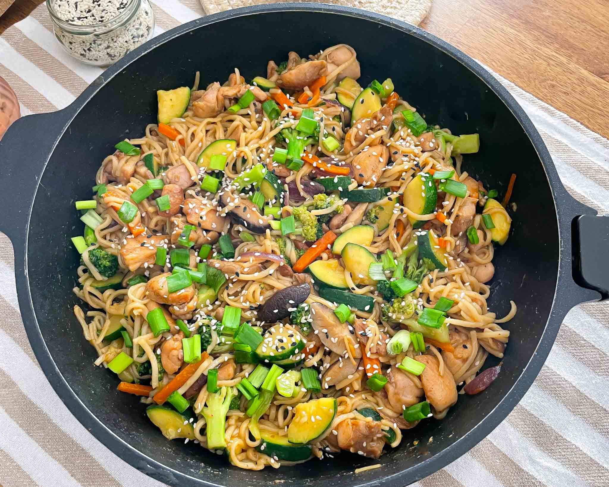 Wok makaronai