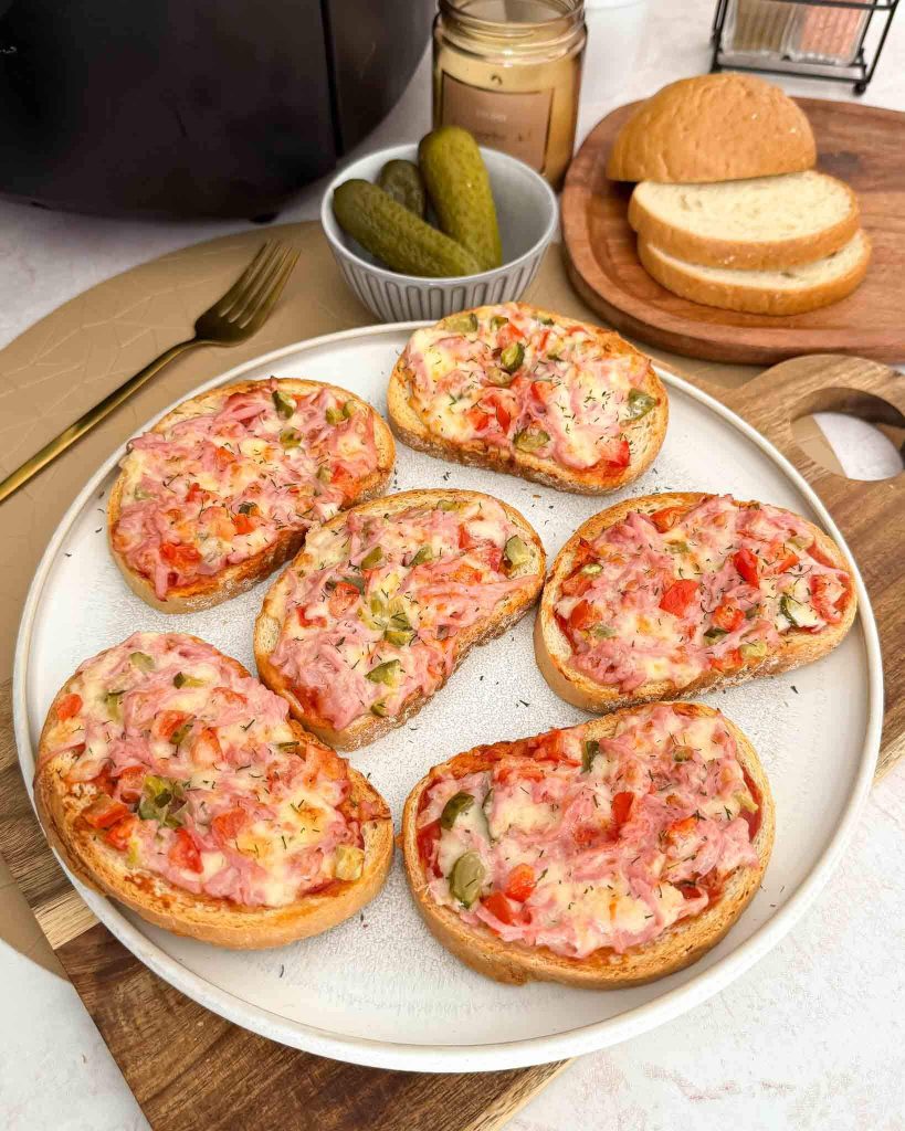 Karšti sumuštiniai orkaitėje su dešra