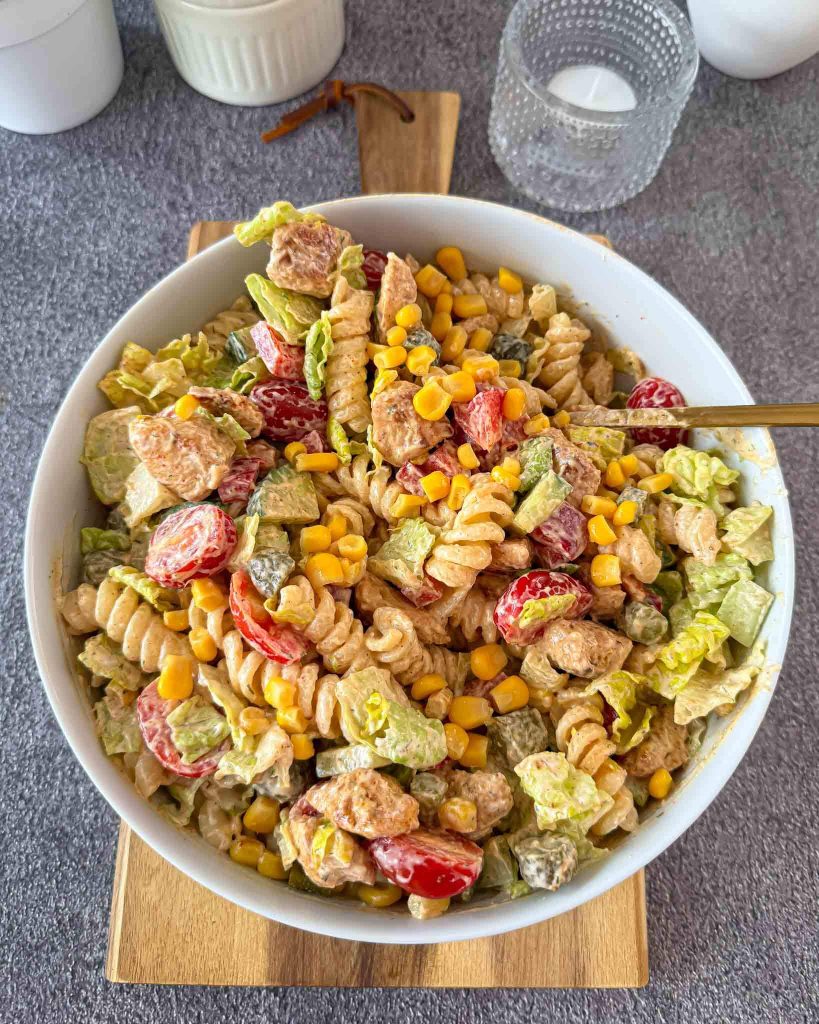 Makaronų salotos su vištiena