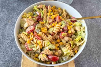 Makaronų salotos su vištiena